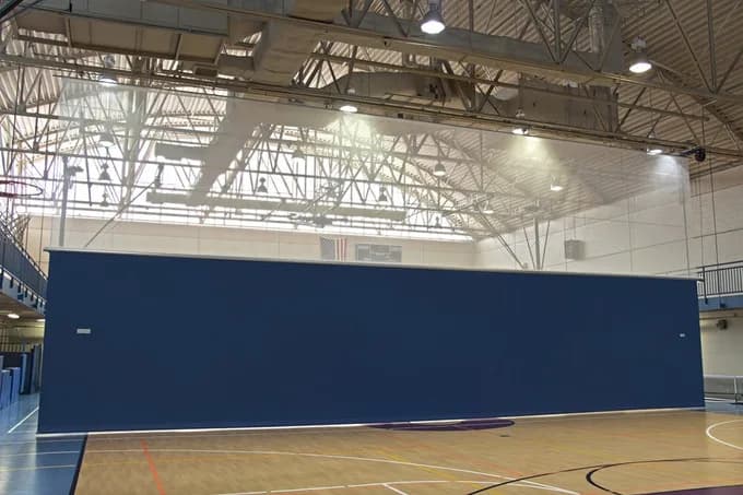 Center-Roll Divider Curtain; Belt Guided-Single Motor
